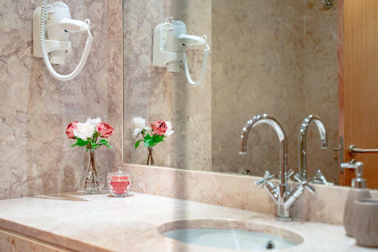 Al - Apartamento Vila Sol F5 Ah Картейра Экстерьер фото